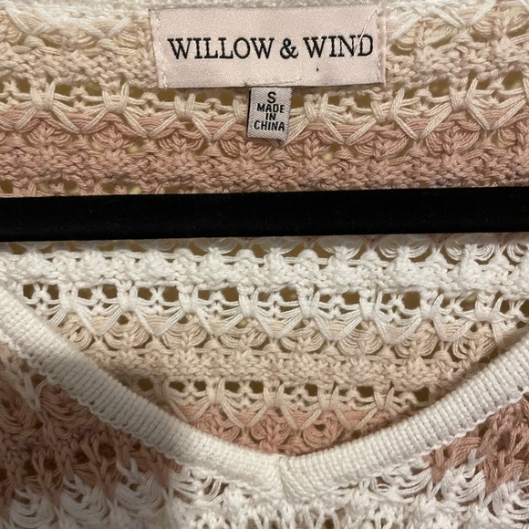 Willow & Wind Women's Small Crochet Cropped Top - Picture 2 of 3